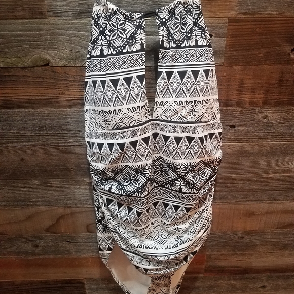 Liz Claiborne one piece swimsuit - Picture 2 of 4